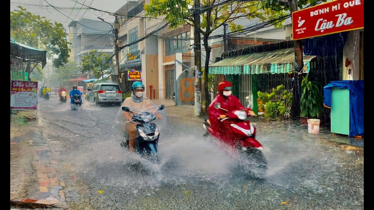 Heavy Rain Walk in Vietnam - Flooding in Da Nang City 4K🇻🇳