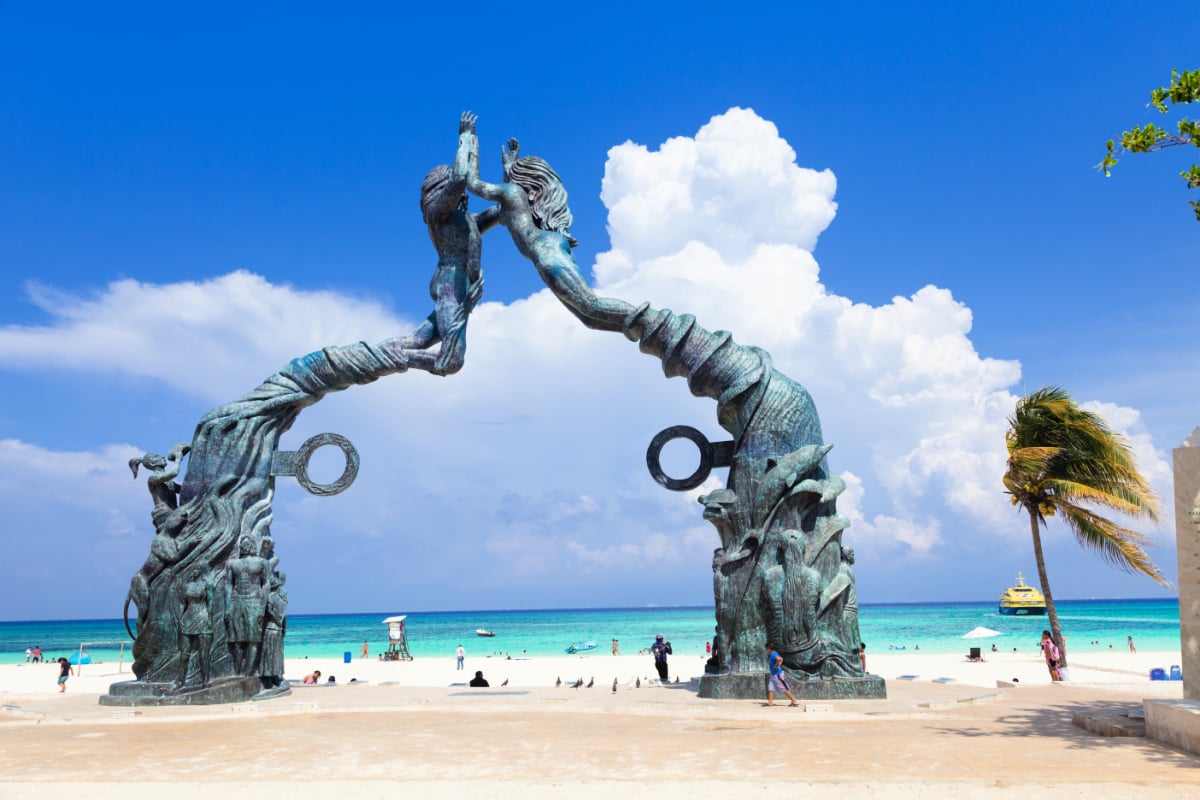 Playa del Carmen statue and beach